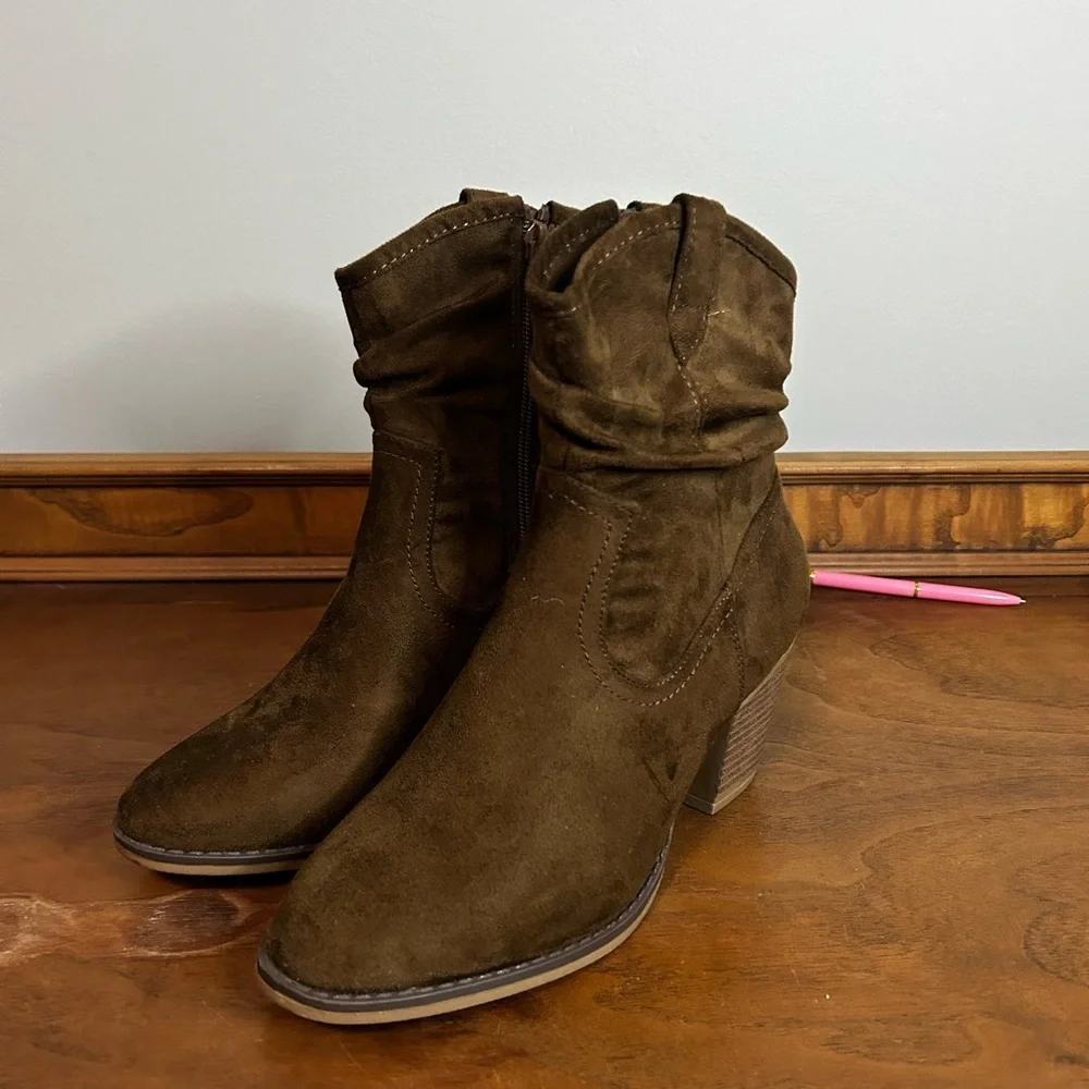 Dominique Nicole Dark Brown Faux Suede Slouch Ankle Booties, Size 7.5